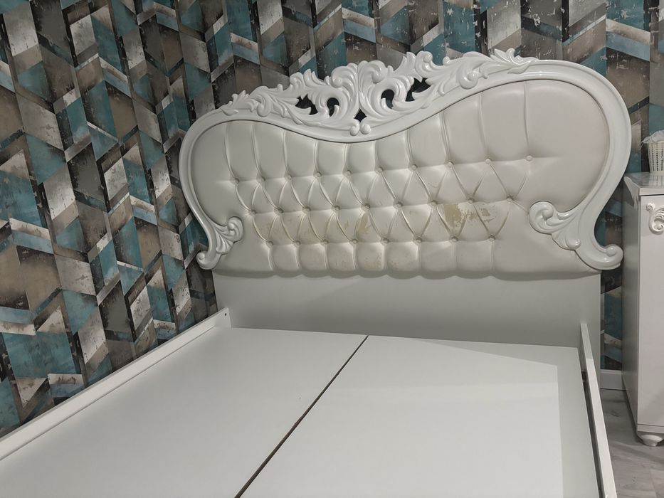 Кровать двуспальная