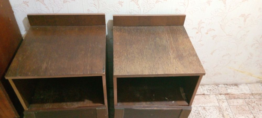 Отдам даром две тумбочки