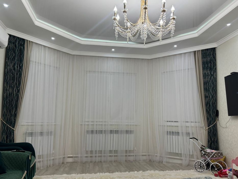 Продается современные шикарные шторы.