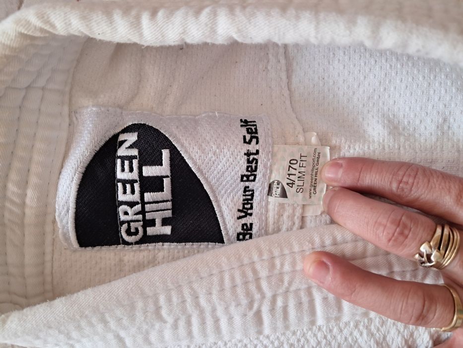 Продавам чисто ново кимоно Green Hill, размер 4/170 slim fit