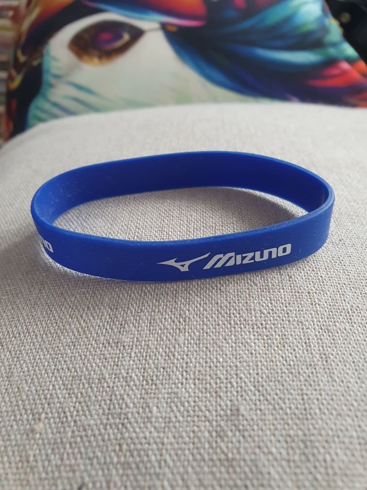 Силиконова гривна Mizuno