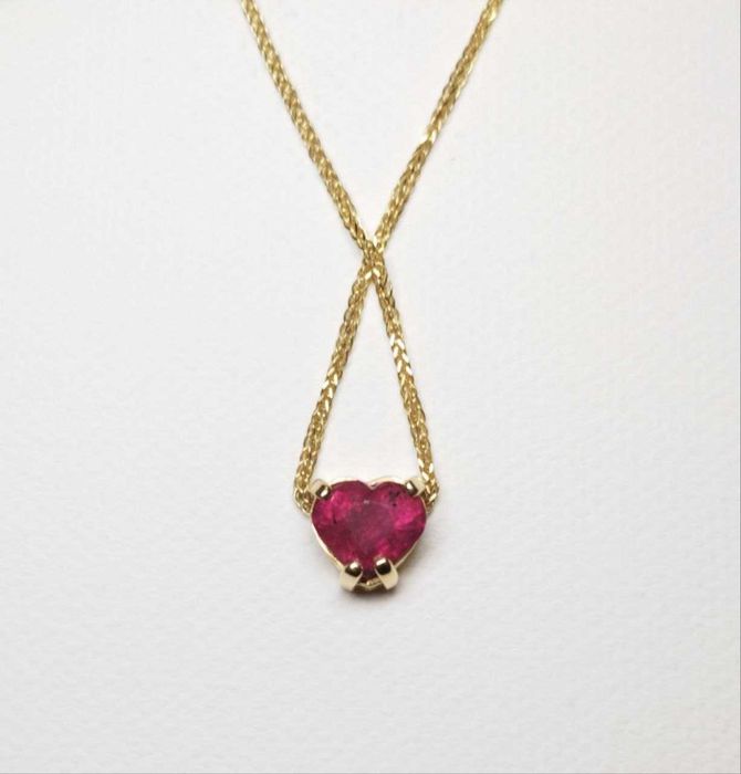 Златен медальон с голям естествен рубин! Сертификат! Нов!