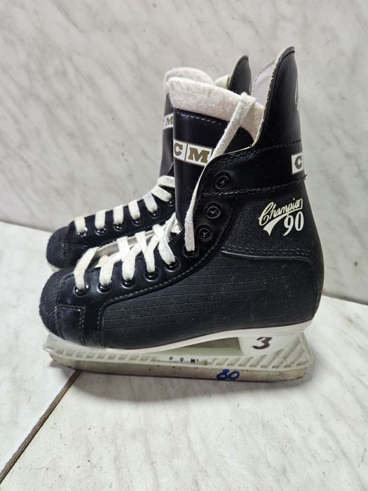 Patine 80 hochei hockey CCM  marime  36 ( 23 cm)