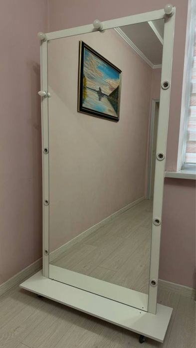 Зеркало напольное