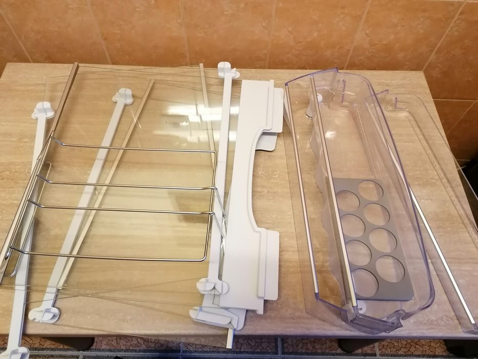 Rafturi sticla, plastic