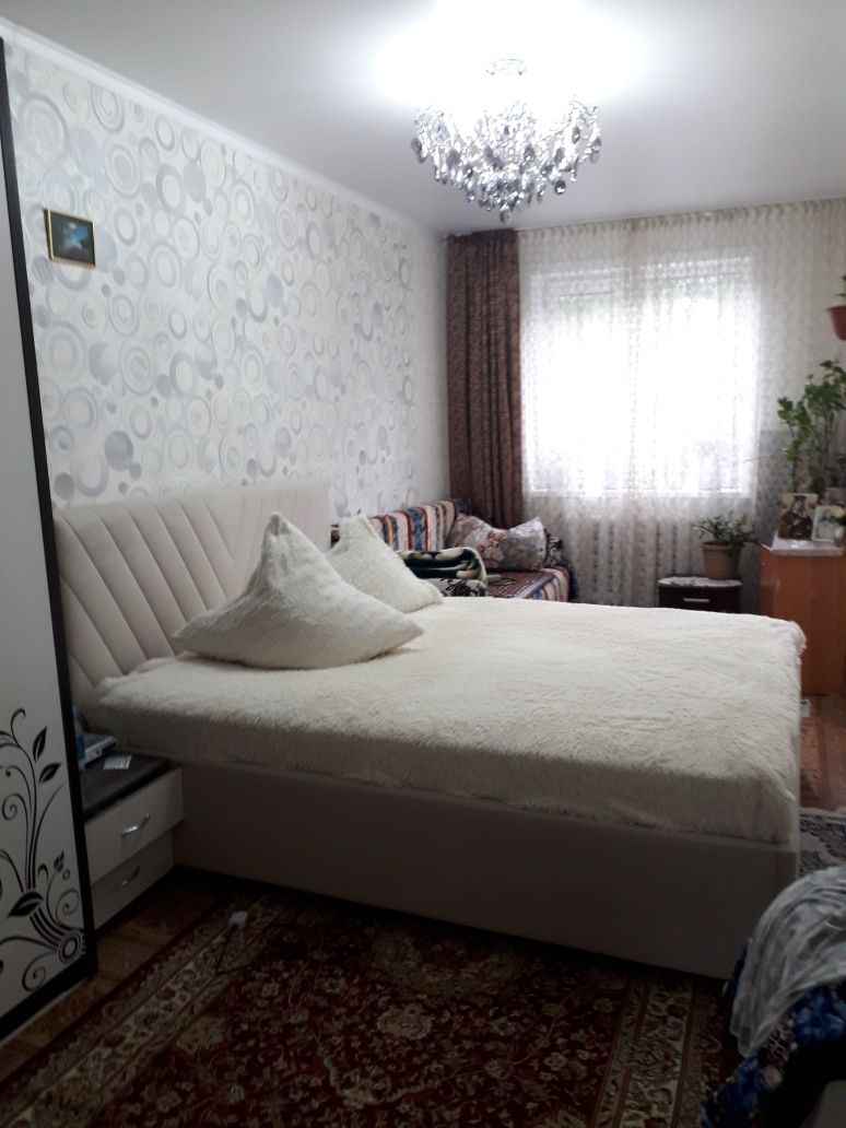 Продам 2х-комн квартиру 6мкр 25дом