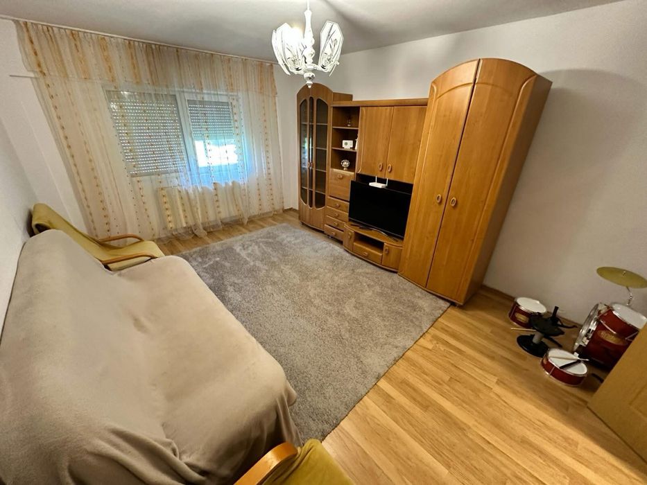 Ofer spre închiriere Apartament 3 camere / Carpati 2
