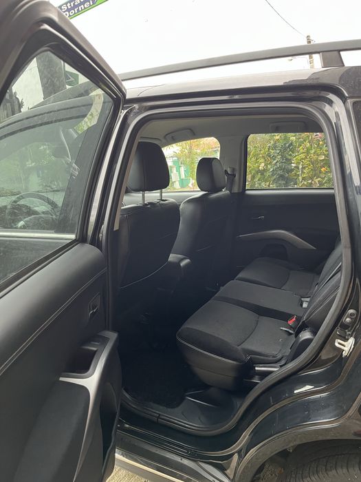 Mitsubishi Outlander 2011