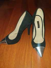 Vand pantofi stileto eleganti din piele intoarsa 38 negru cu argintiu