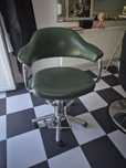 Scaun  hidraulic piele naturala coafor -frizer