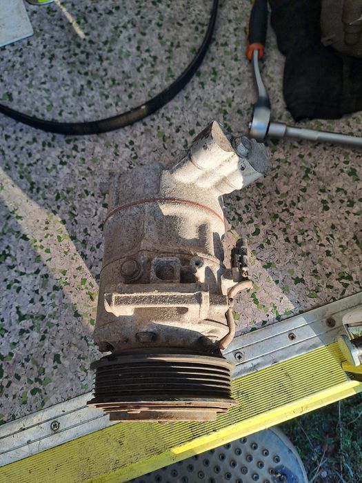 Compresor clima AC Opel Astra K Meriva Zafira Insignia 39034464 GM3903