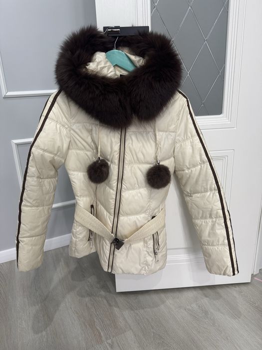 Продам зимнюю куртку в отличном состоянии