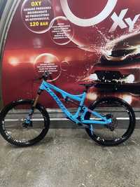 Pivot Mach 6 Blue