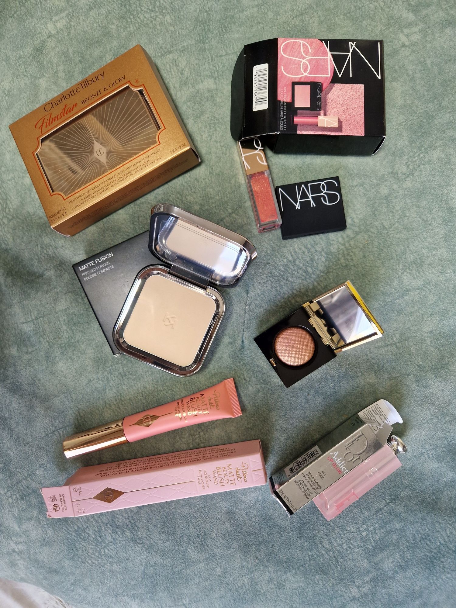 декоративная и уходовая косметика bobbi Brown. Charlotte Tilbury. Nars