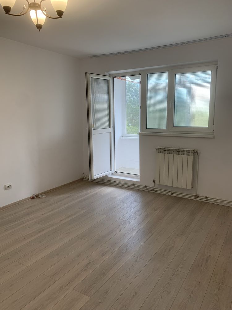 Vând apartament cu 3 camere