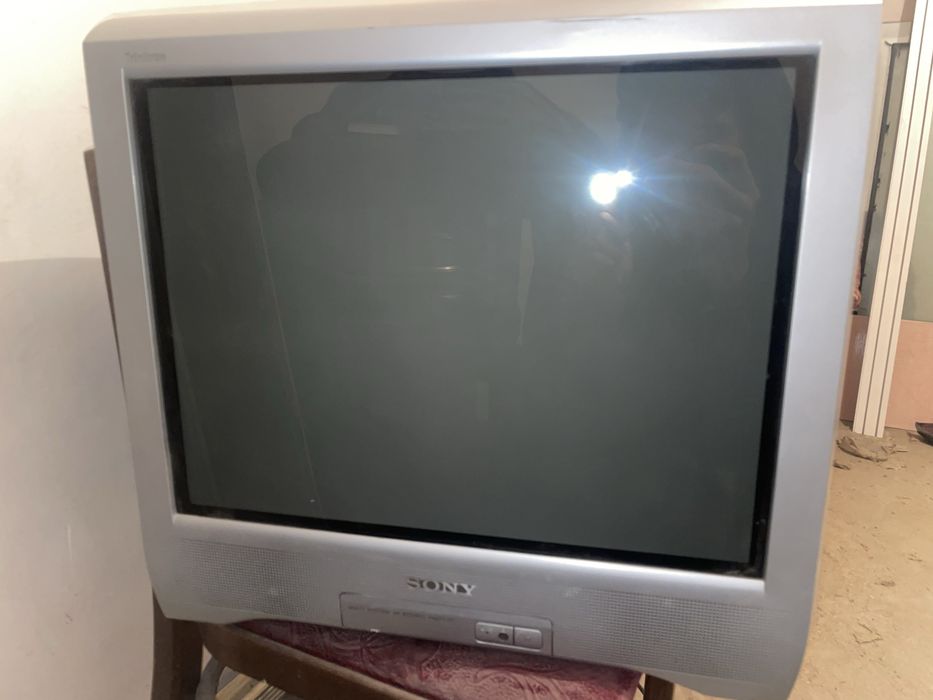 Продам цветной телевизор SONY