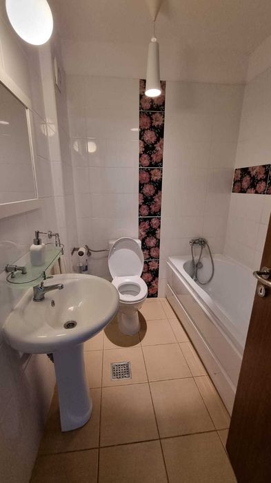 Inchiriez garsoniera spatioasa in Confort City disponibila imediat