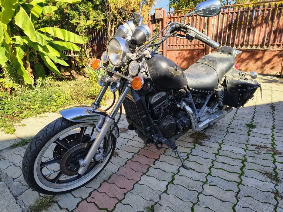 Motocicletă Kawasaki Vulcan VN750 defectă
