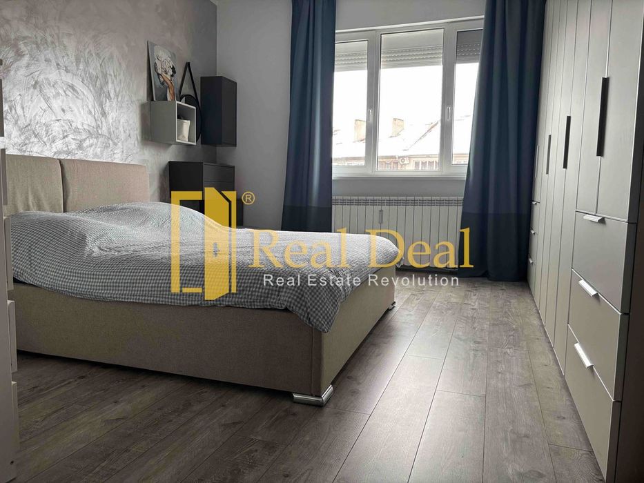 Дава се под наем Тристаен апартамент в София, Център - 85 кв.м за 1250 € - Снимка #2