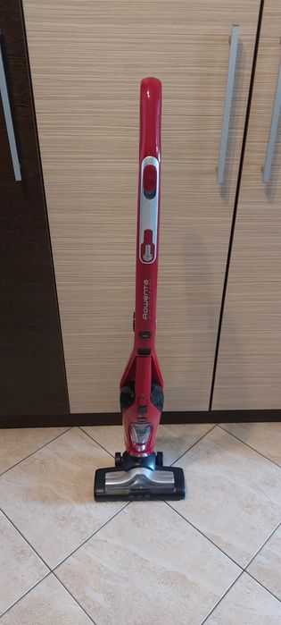 Vând Aspirator Vertical fără fir ,ROWENTA 21.6v