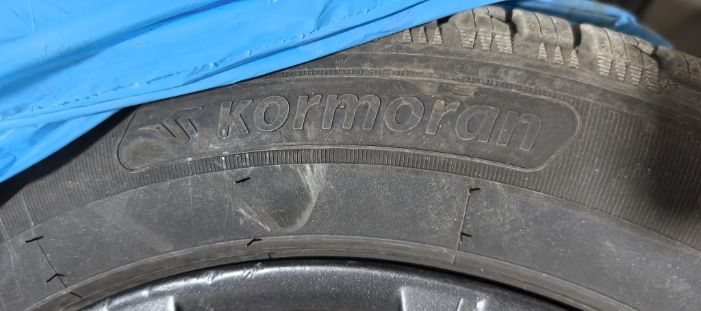 Гуми(225/55/17) с джанти 17