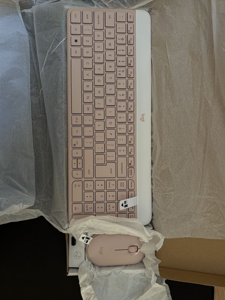 Чисто Нови мишка и клавиатура Logitech - MK470 Slim Combо с гаранция