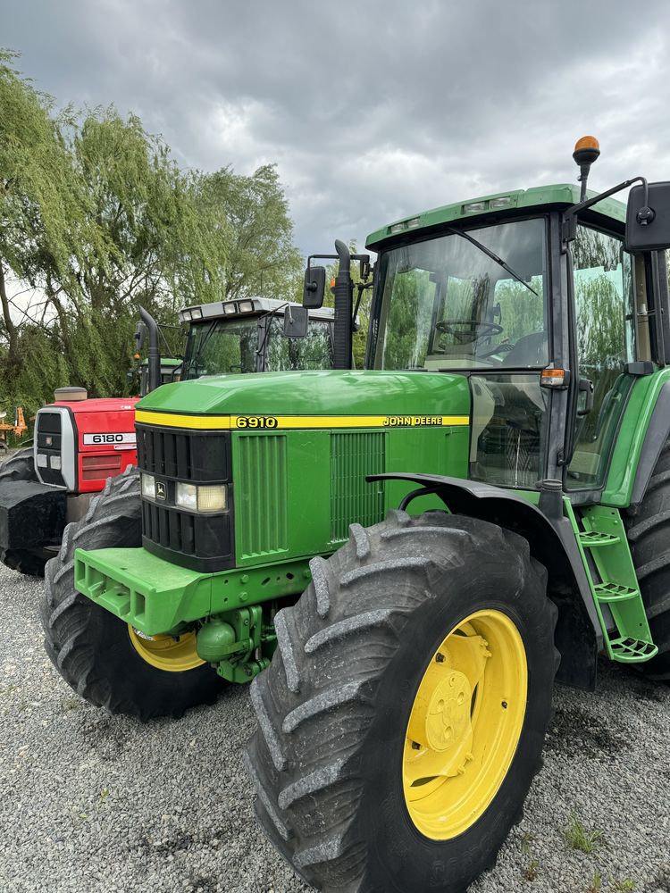 Tractor john deere cu Incarcator frontal