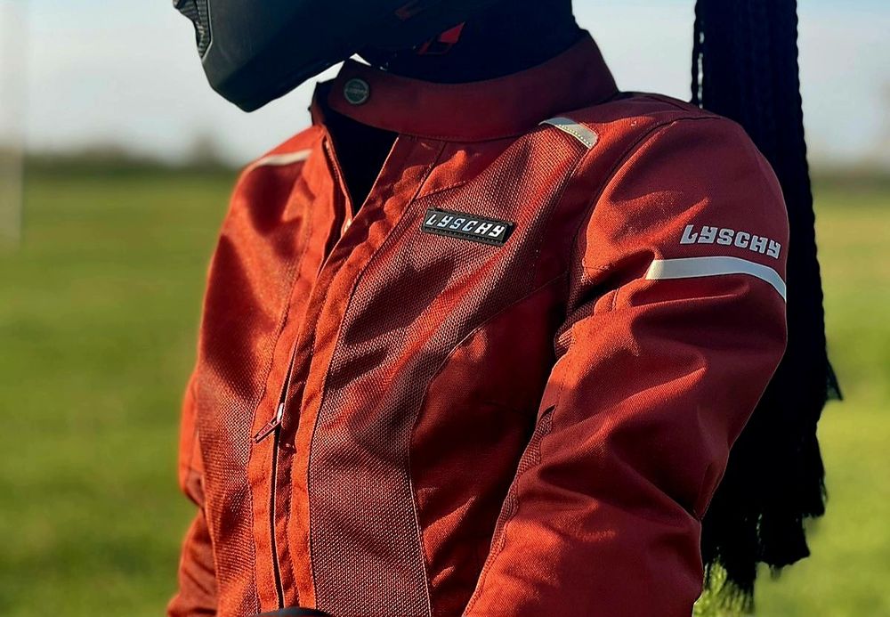 Продам мотокуртку в идеальном состоянии