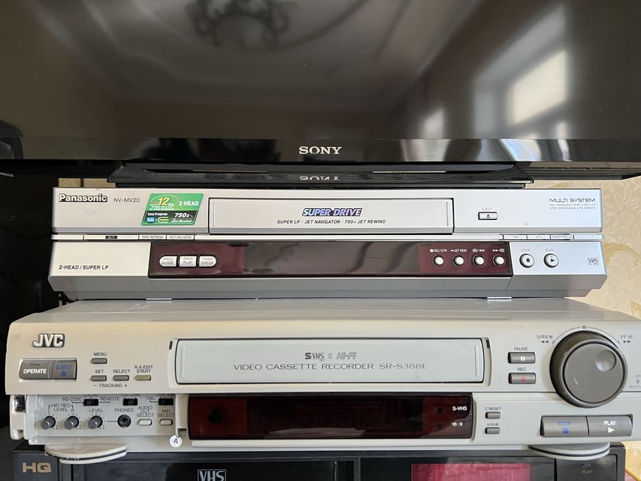 Видеомагнитофон Panasonic NV-MV20, JVC SR-S388E