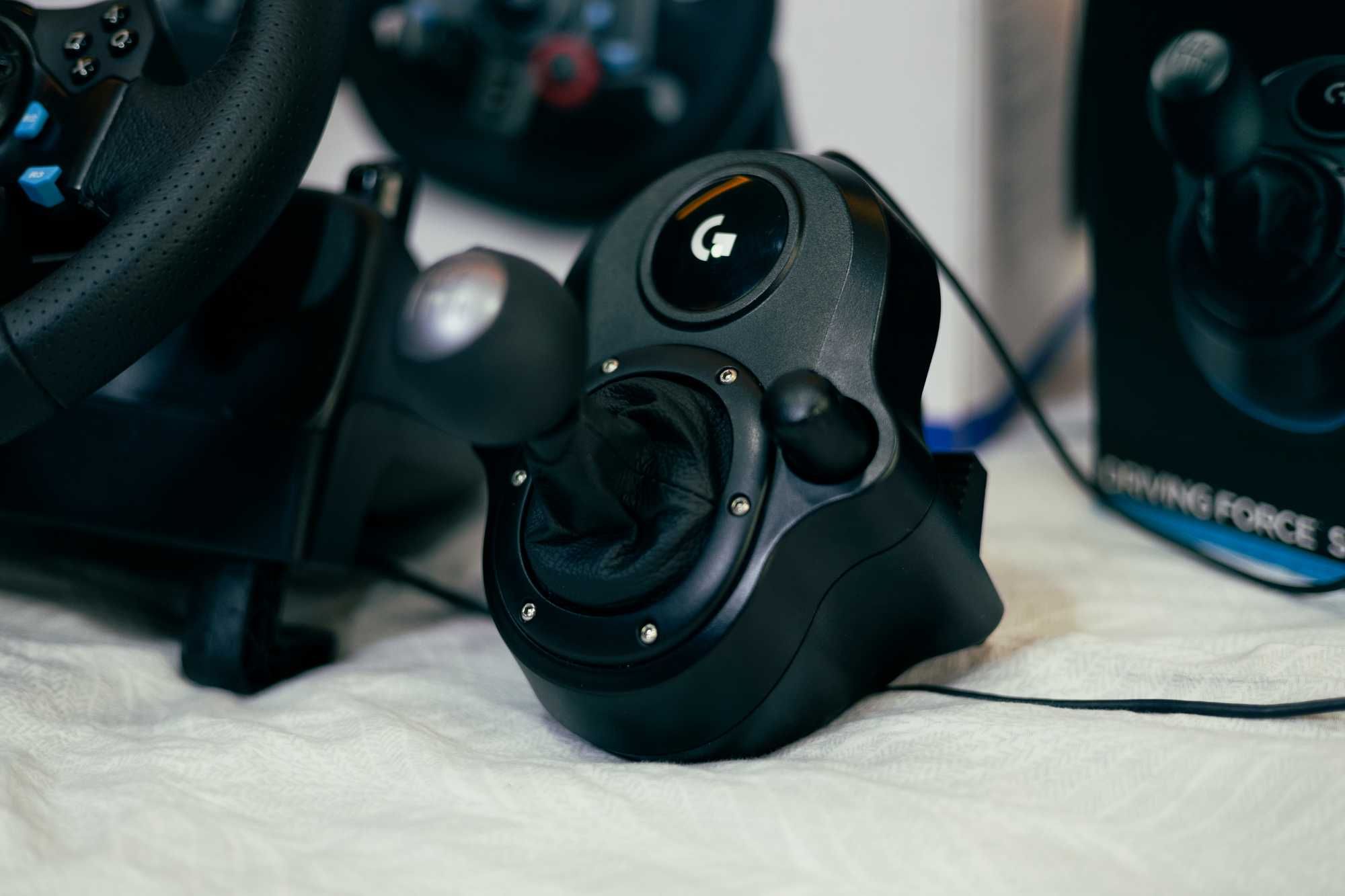 Продавам Волан Logitech G29 + Shifter