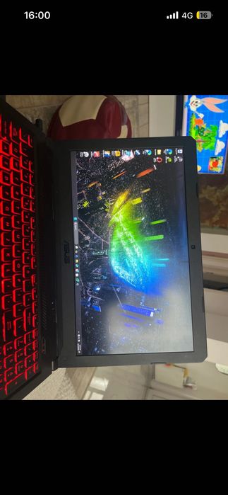 Vând laptop asus gaming f16 mai multe poze privat