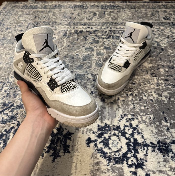 Jordan 4.