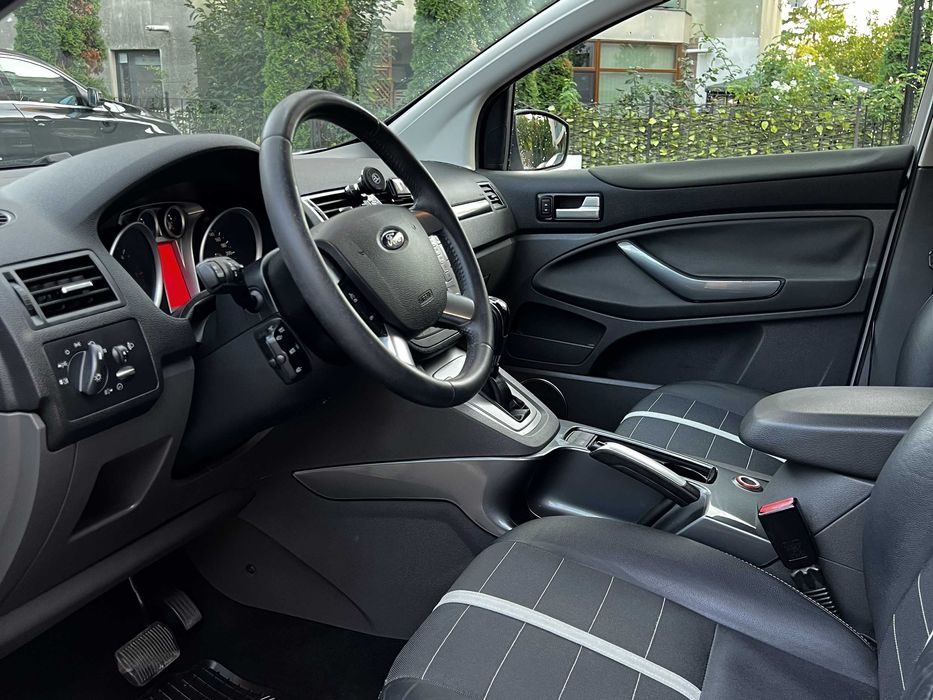 Ford Kuga 2.0 TDCI 4x4. Cutie automata. Set anvelope iarna inclus
