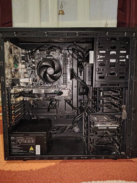 PC gaming ușor (poate fi folosit și pentru școală)