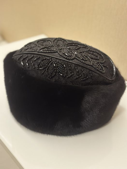 Продам норковую женскую шапку