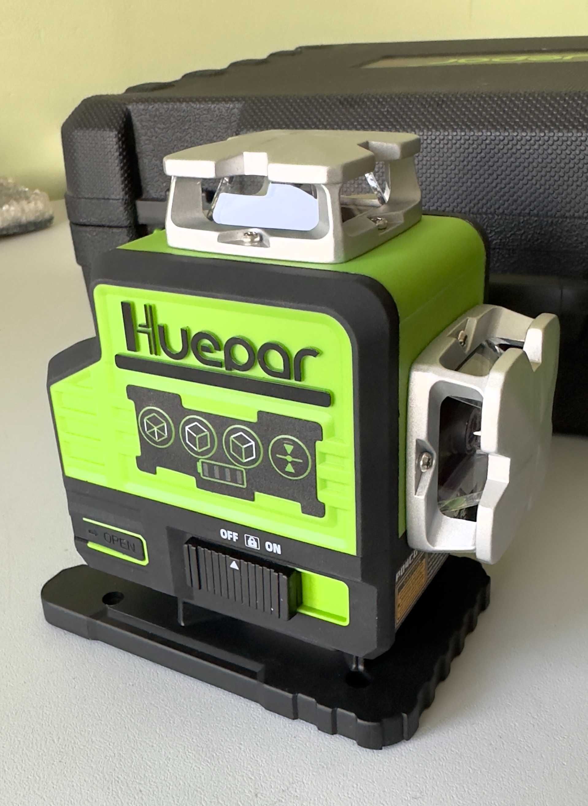 Лазерен нивелир Huepar P04CG
