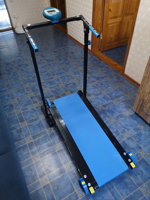 Механическая беговая дорожка для дома — компактная, удобная, надёжная