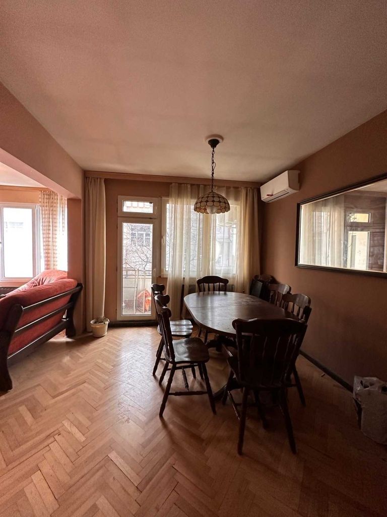 Продава се Четиристаен апартамент в Пловдив, Център - 126 кв.м за 2056 €/кв.м - Снимка #1