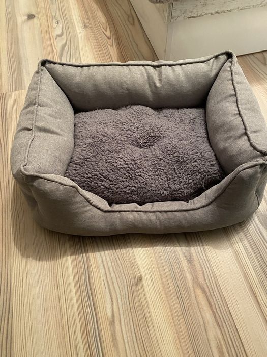 Легло за куче, подходящо за малка порода , меко и удобно