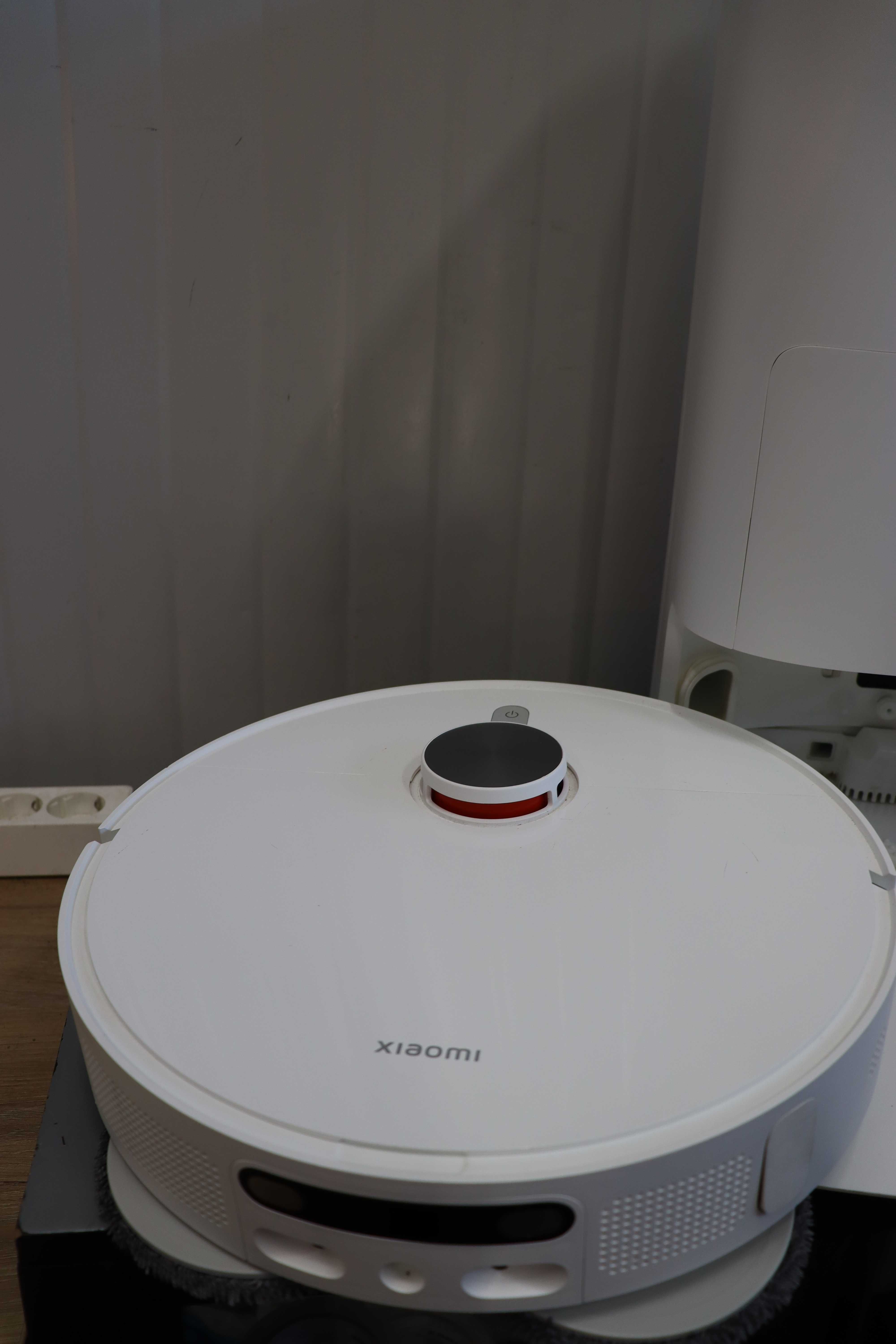 Прахосмукачка робот Xiaomi Robot Vacuum X10+, Mop, App, Самопочистваща