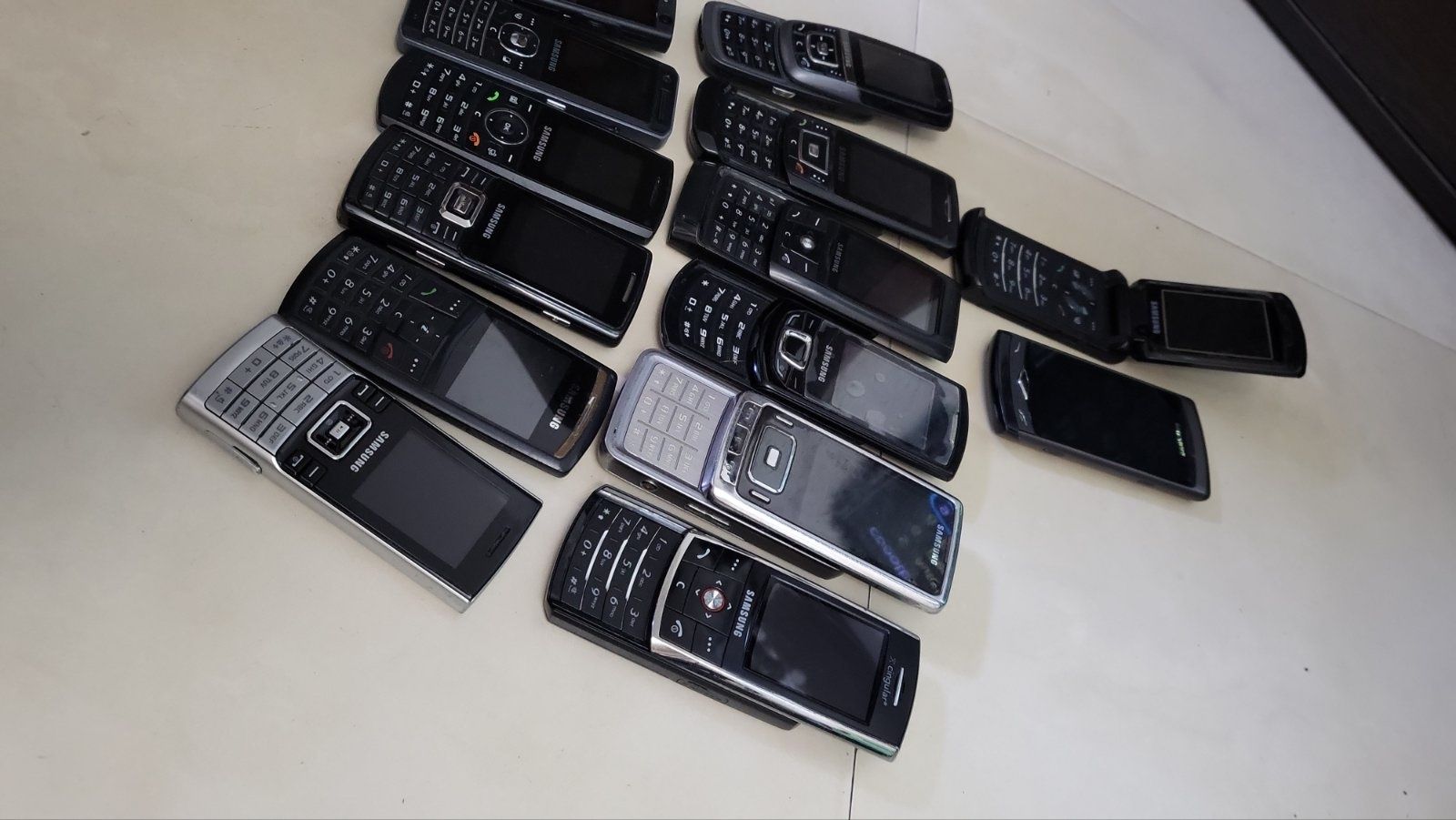 Самсунг/Samsung Z540,S8500,D600,D900,D820,E2550,G800,D807,i600,Z150