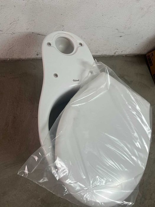 чисто нова тоалетна чиня Vidima