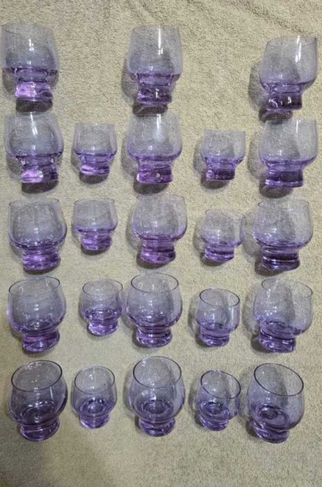 Продаются новые наборы посуды (кофейный сервиз, тарелки, пиалы)