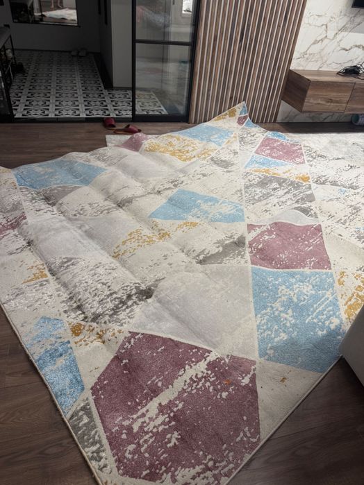 Ковер срочно в отличном состоянии