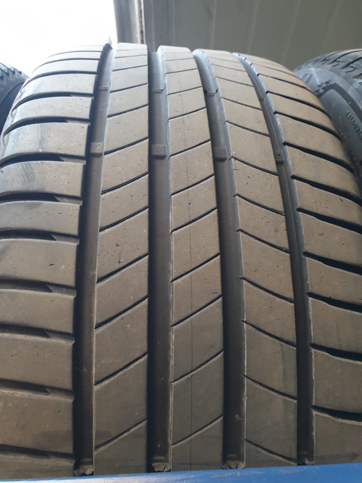 245/40R19 Bridgestone t005