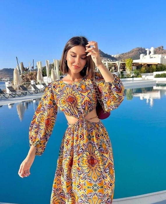 Рокля с изрязани детайли “Zara”