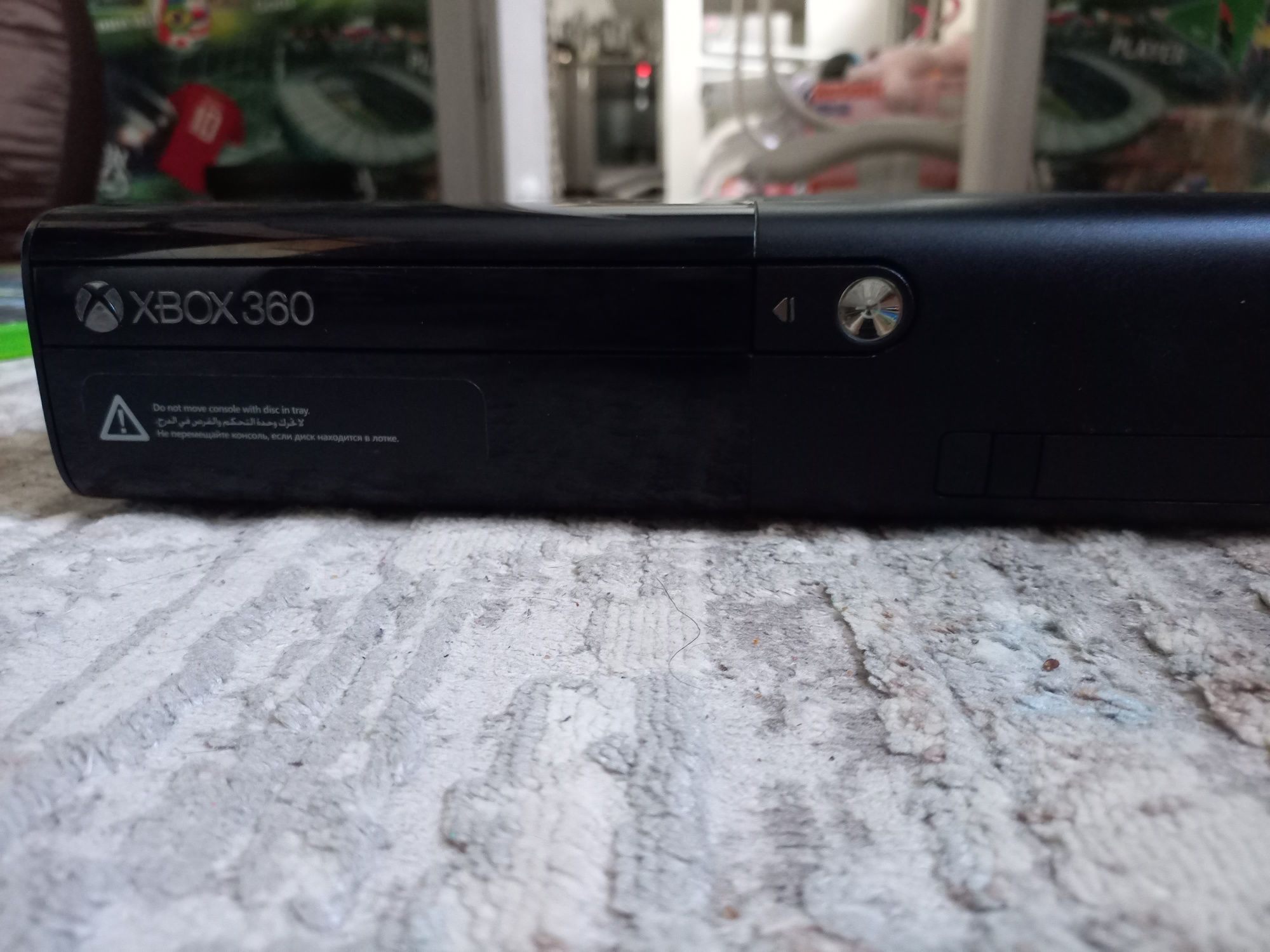 Продаю игровую приставку Xbox 360