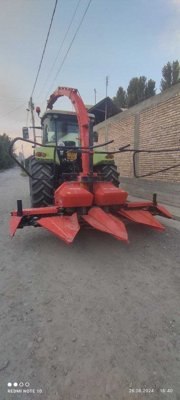 KUHN Quattro 4 qatorli (Fransiya) makka o'rish kombayni