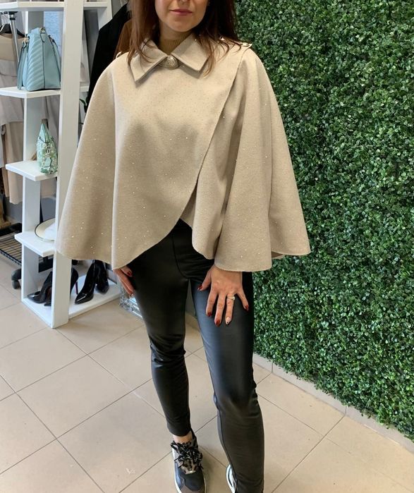 Прекрасна дамска пелерина