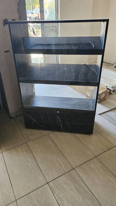 Витрина , щанд за закуски и др.